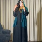 قطعة M بلون تركوازي غامق